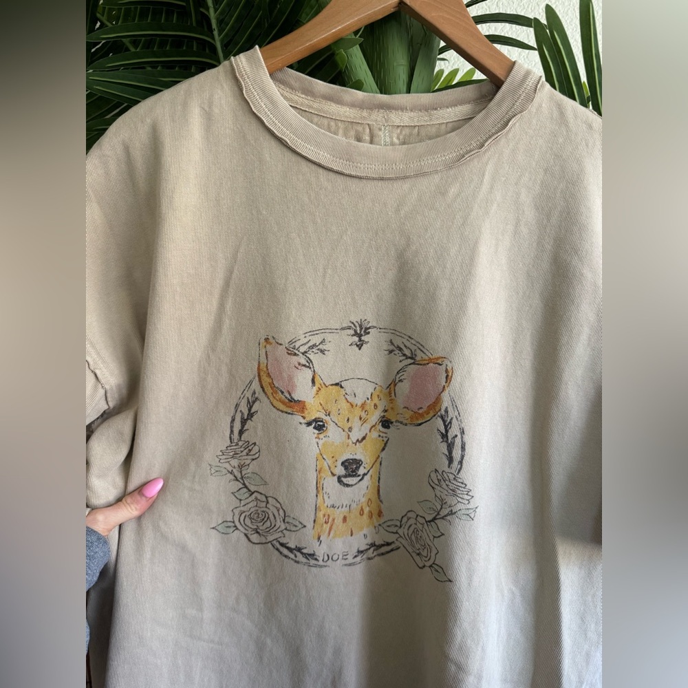 Free People We The Free Beige Farm Friends Doe Wreath Tee - Picture 3 of 5